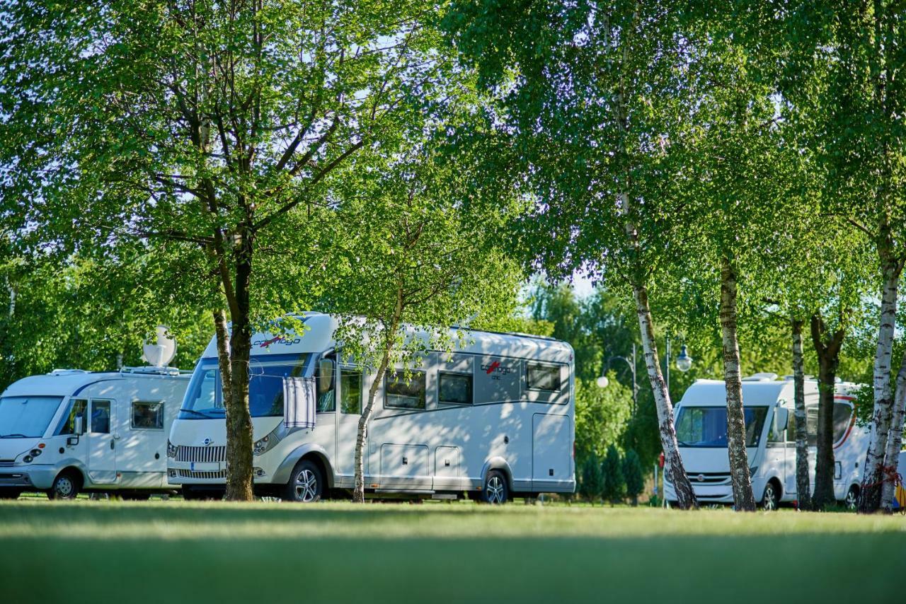 莱鲍 Camping Lesny 51酒店 外观 照片